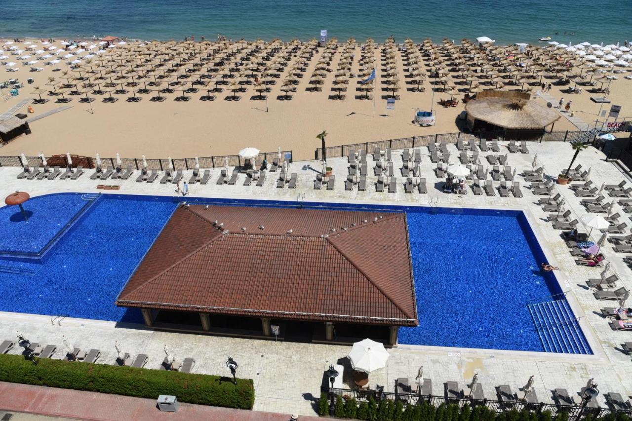 Admiral Hotel Golden Sands Exterior photo The beach at the hotel