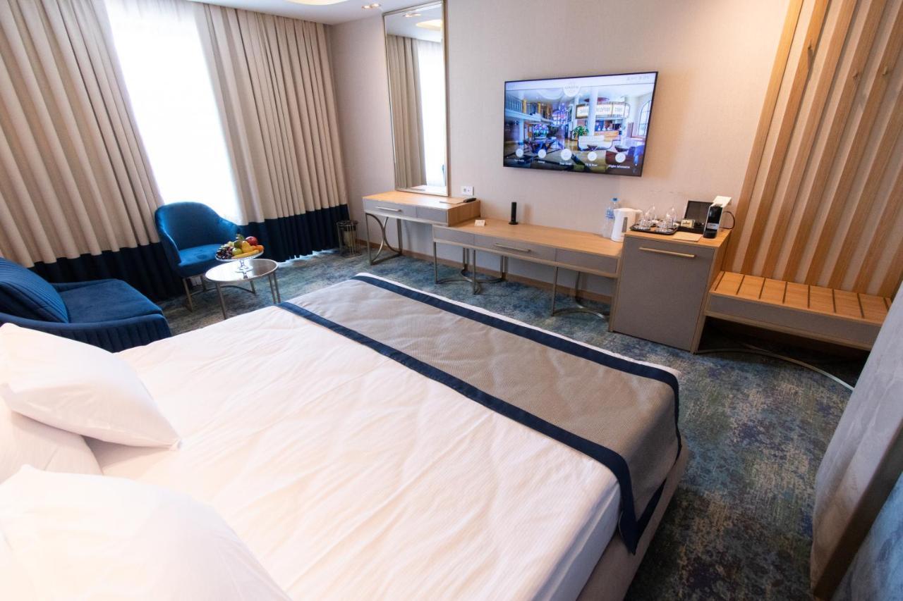 Admiral Hotel Golden Sands Exterior photo A room at the hotel