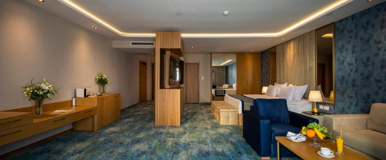 Admiral Hotel Golden Sands Exterior photo A room at the hotel